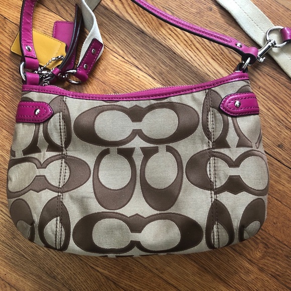 EUC Coach Daisy Outline Signature Purse (F24063) - Picture 2 of 6